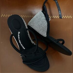 Embellish wedge black